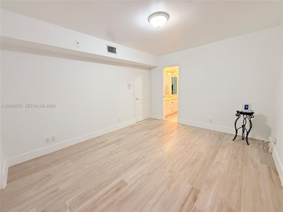 Guest Bedroom #1