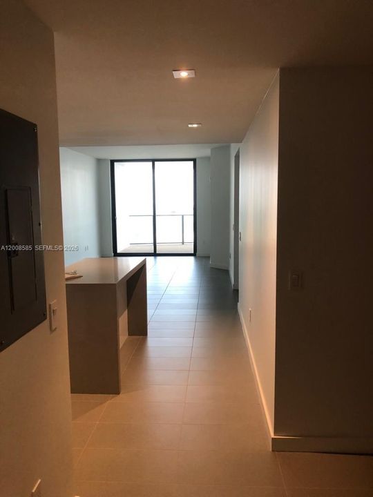 For Sale: $470,000 (1 beds, 1 baths, 857 Square Feet)