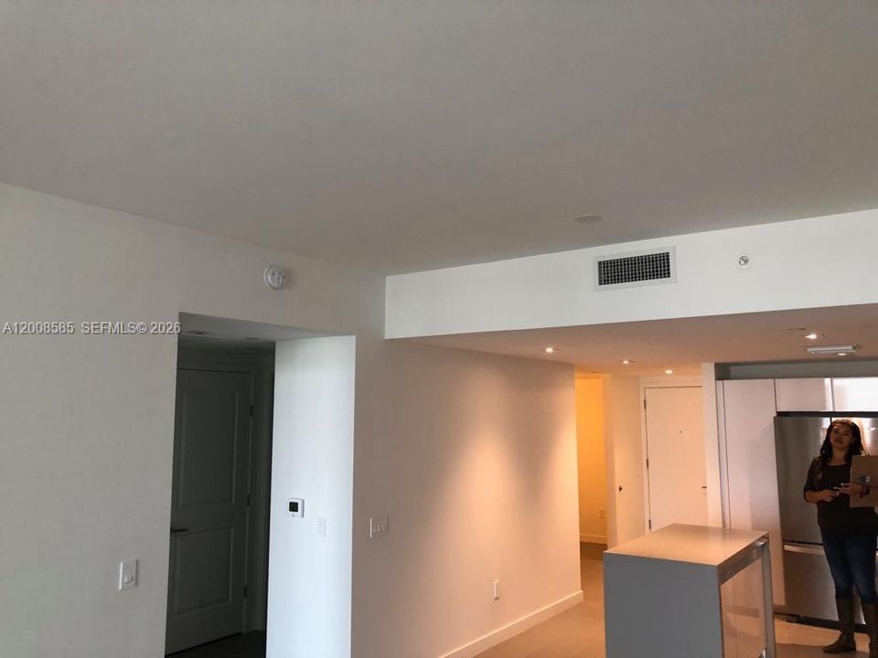 For Sale: $470,000 (1 beds, 1 baths, 857 Square Feet)