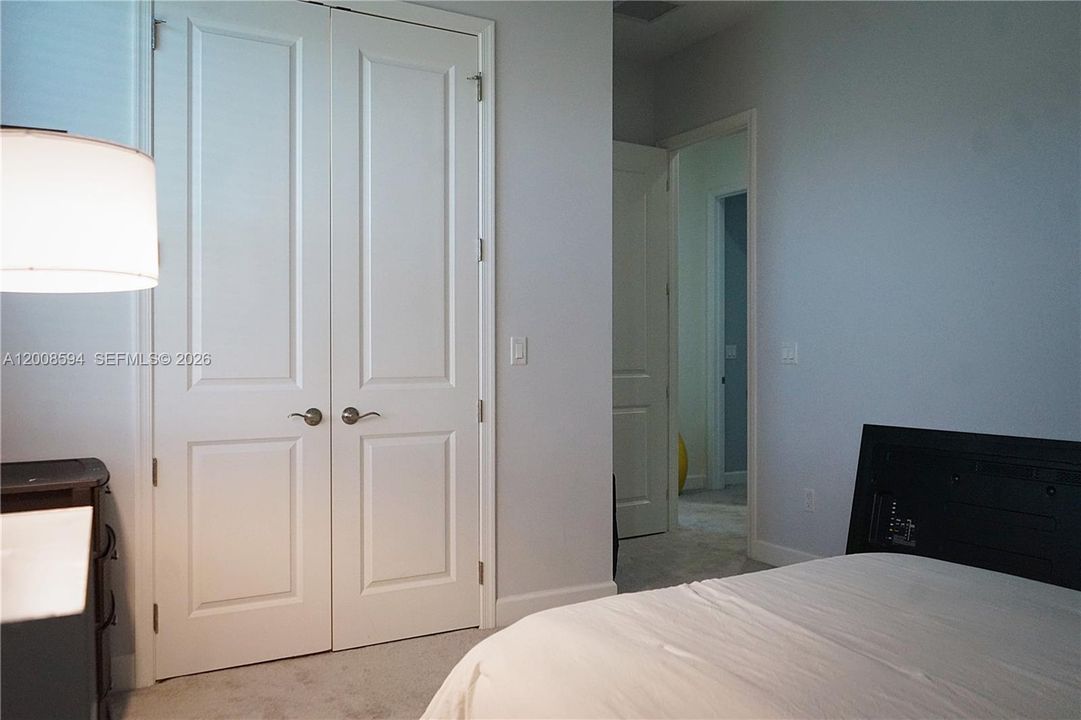 For Sale: $979,900 (6 beds, 4 baths, 4034 Square Feet)