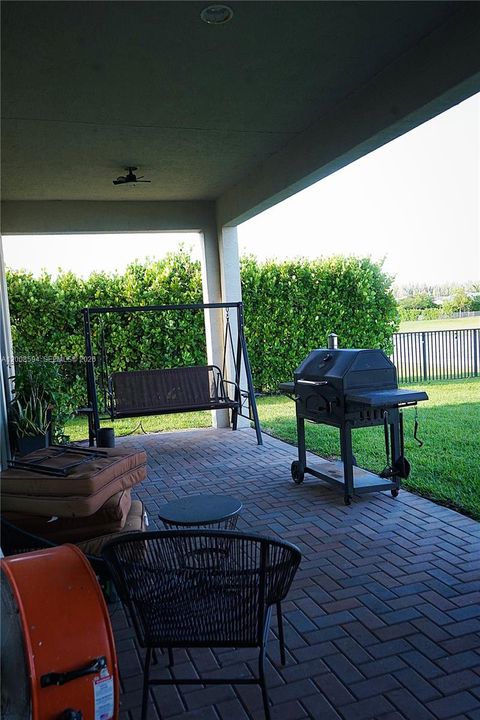 For Sale: $979,900 (6 beds, 4 baths, 4034 Square Feet)