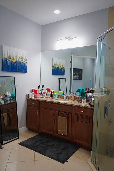 For Sale: $979,900 (6 beds, 4 baths, 4034 Square Feet)