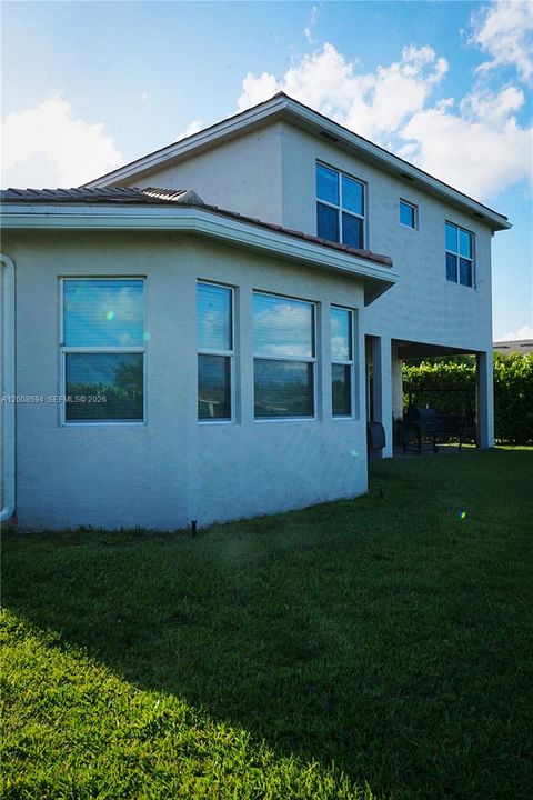 For Sale: $979,900 (6 beds, 4 baths, 4034 Square Feet)