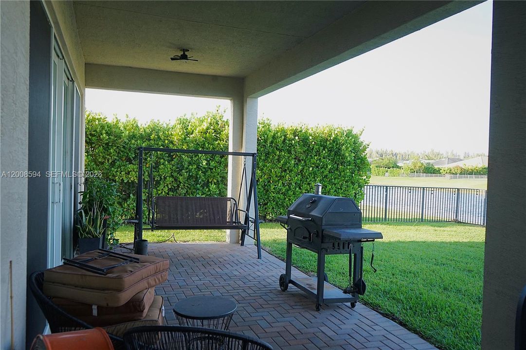 For Sale: $979,900 (6 beds, 4 baths, 4034 Square Feet)
