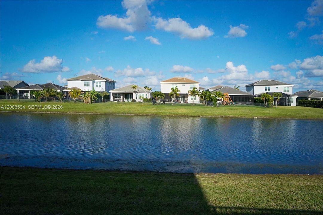 For Sale: $979,900 (6 beds, 4 baths, 4034 Square Feet)