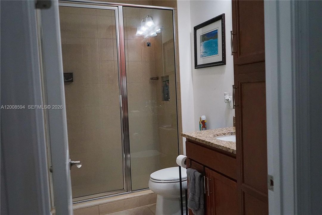 For Sale: $979,900 (6 beds, 4 baths, 4034 Square Feet)