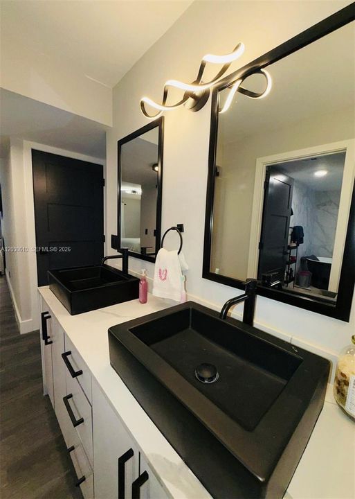 В аренду: $2,775 (2 спален, 2 ванн, 1230 Квадратных фут)