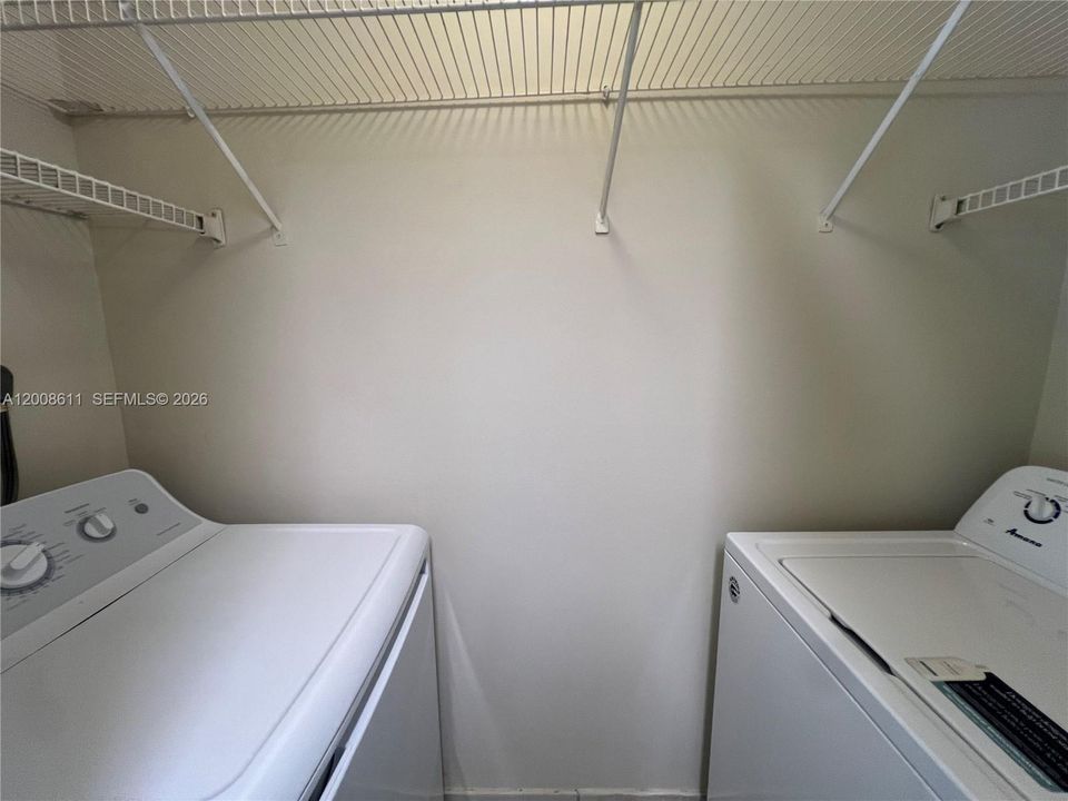 Active With Contract: $1,600 (1 beds, 1 baths, 785 Square Feet)