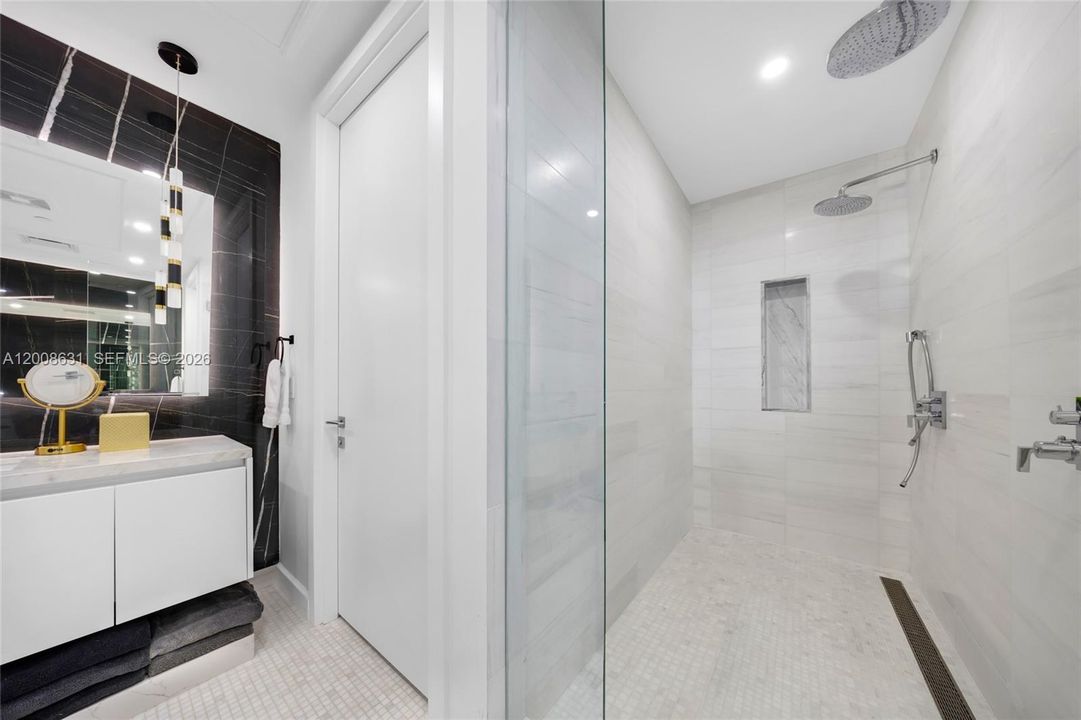 В аренду: $20,000 (3 спален, 3 ванн, 2141 Квадратных фут)