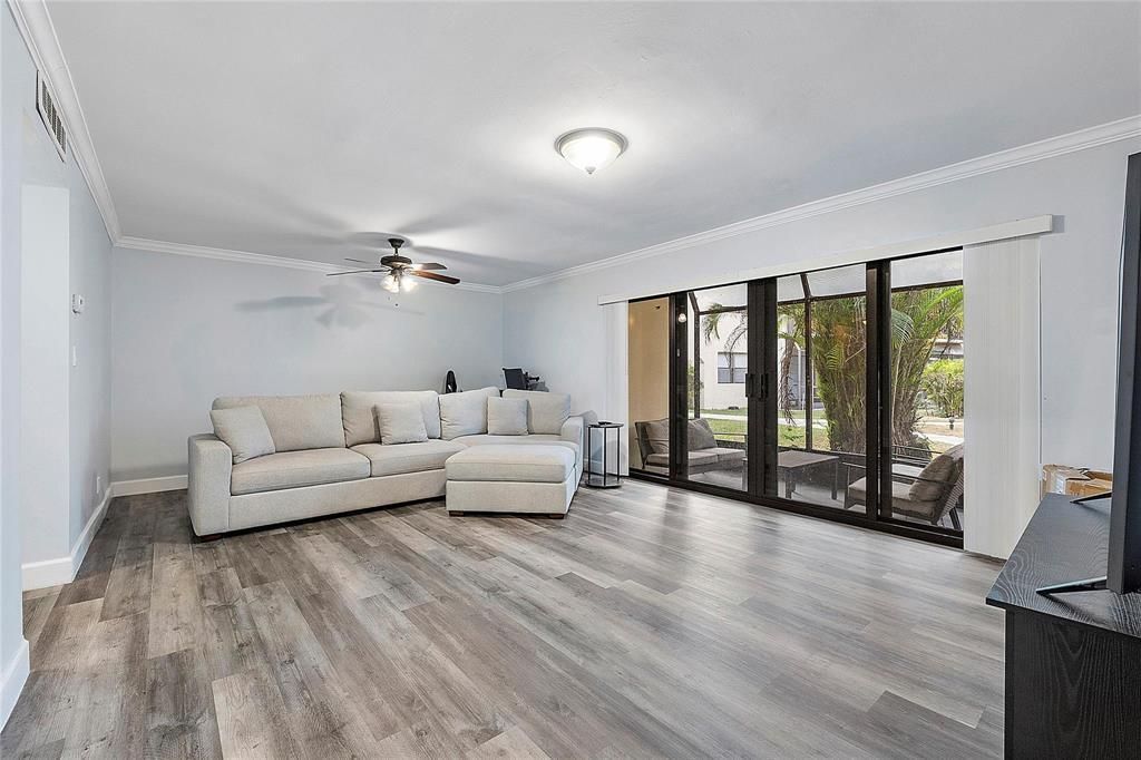 Living Room (3)