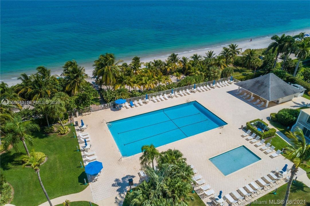 Active With Contract: $6,000 (2 beds, 2 baths, 1042 Square Feet)