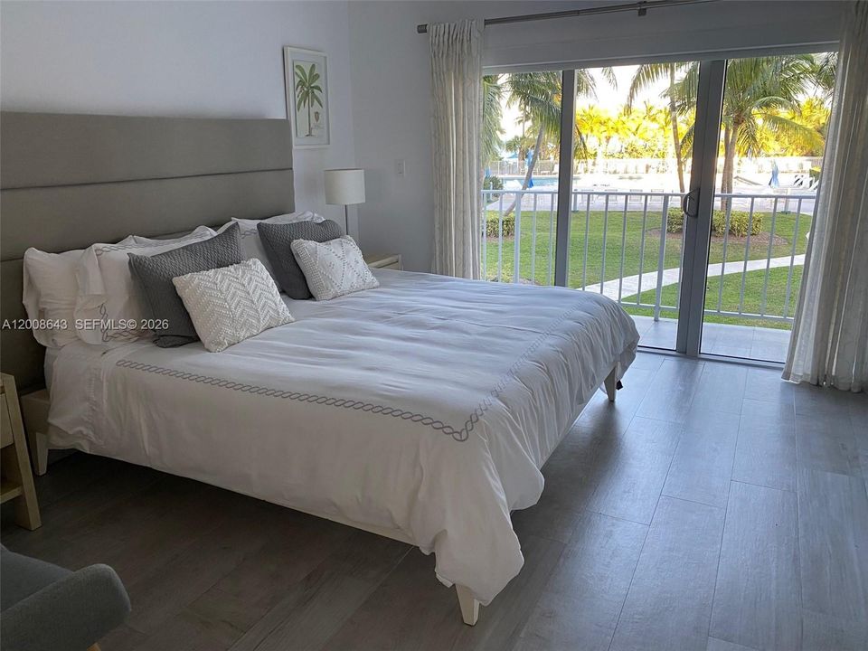 Active With Contract: $6,000 (2 beds, 2 baths, 1042 Square Feet)
