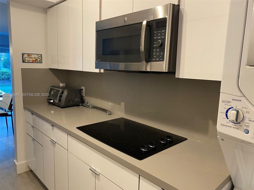 Active With Contract: $6,000 (2 beds, 2 baths, 1042 Square Feet)