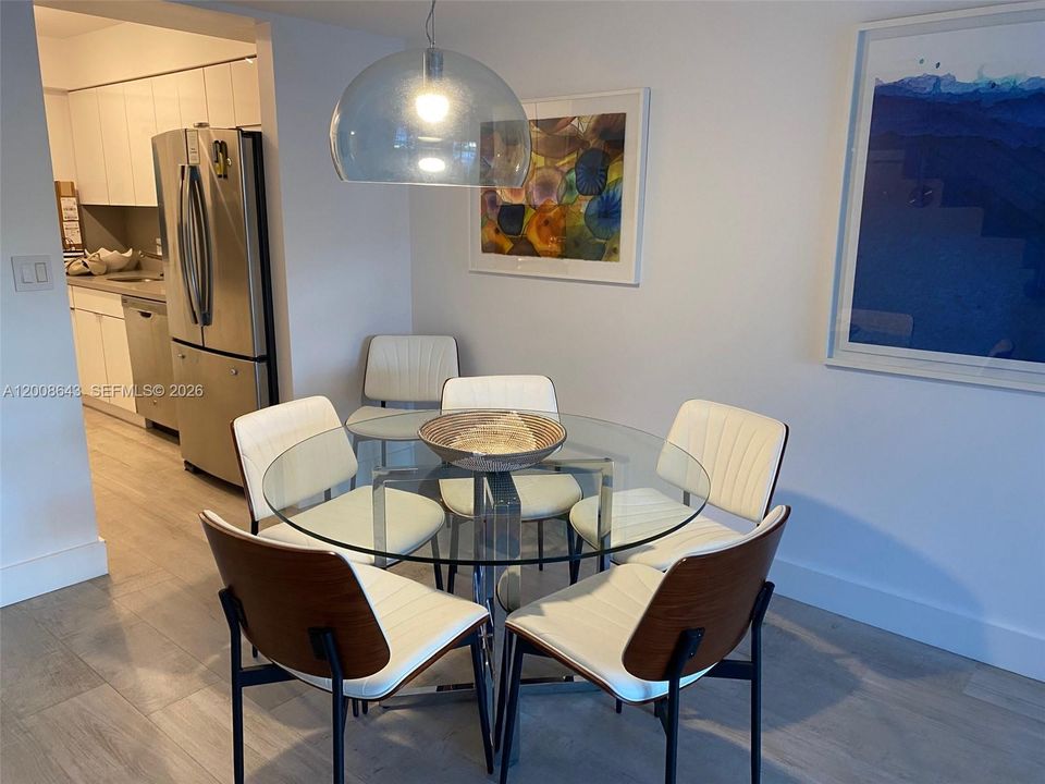 Active With Contract: $6,000 (2 beds, 2 baths, 1042 Square Feet)