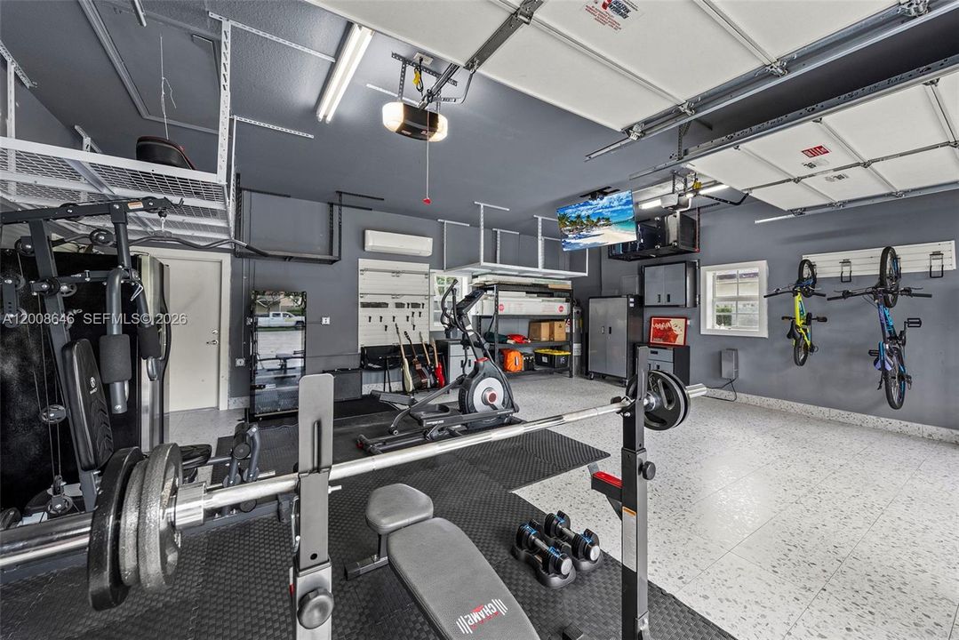 Garage/Gym
