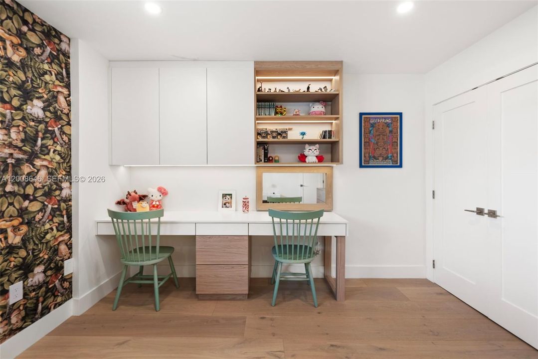 Active With Contract: $13,500 (4 beds, 4 baths, 3160 Square Feet)
