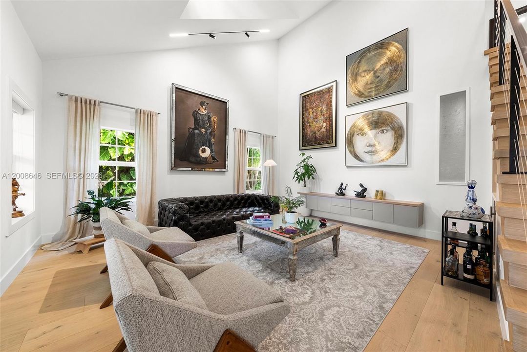 Active With Contract: $13,500 (4 beds, 4 baths, 3160 Square Feet)