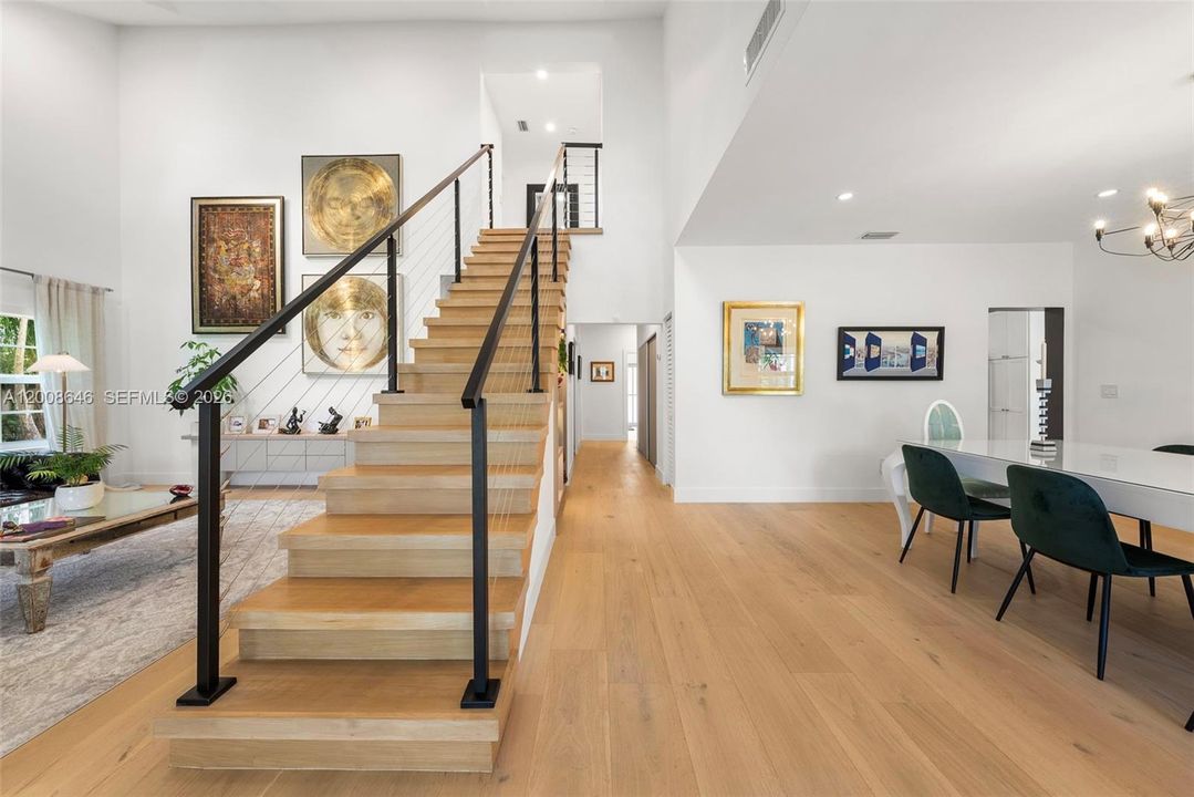 Access to second floor