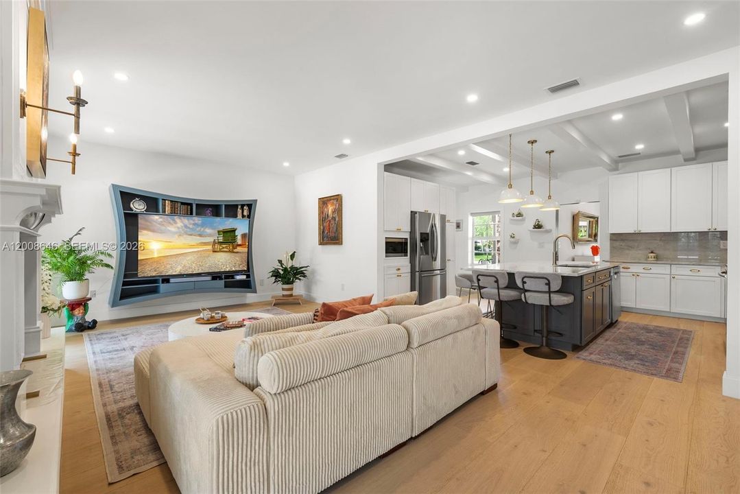 Active With Contract: $13,500 (4 beds, 4 baths, 3160 Square Feet)