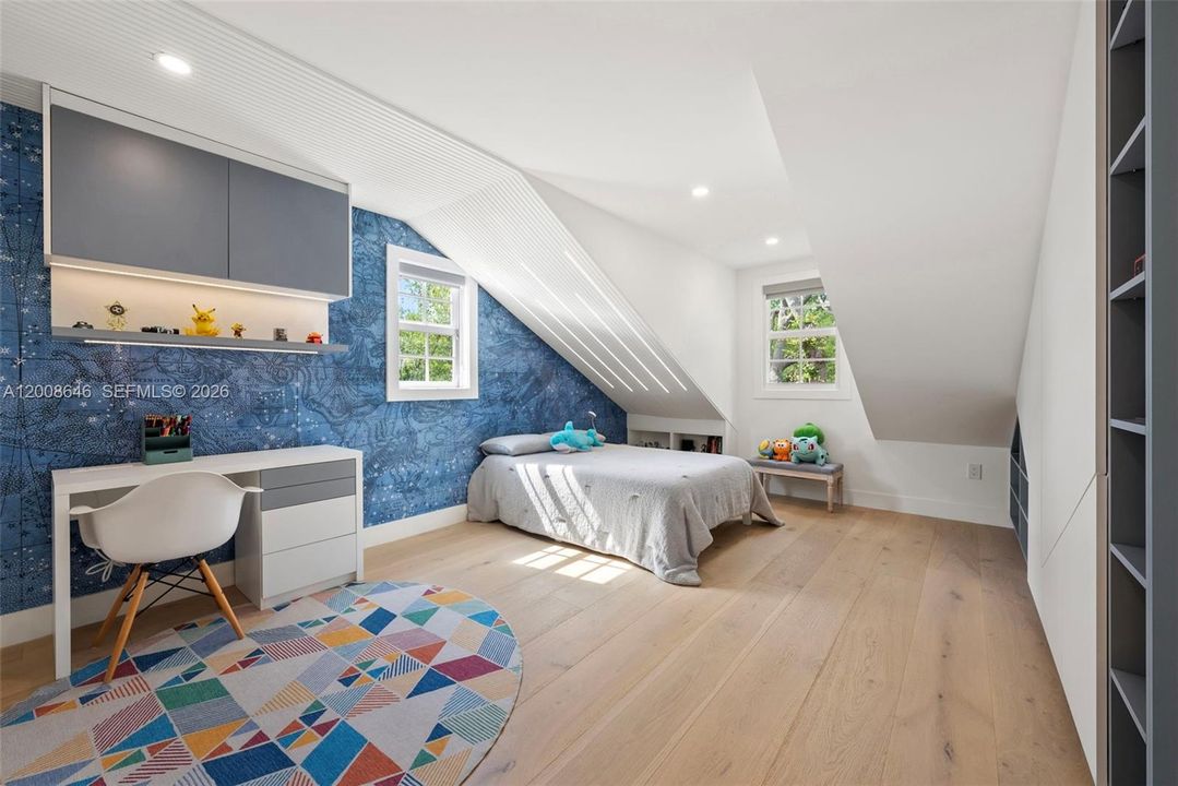 Active With Contract: $13,500 (4 beds, 4 baths, 3160 Square Feet)