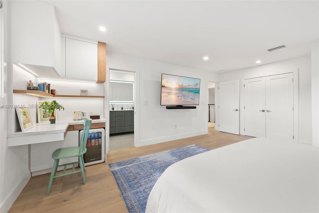 Active With Contract: $13,500 (4 beds, 4 baths, 3160 Square Feet)
