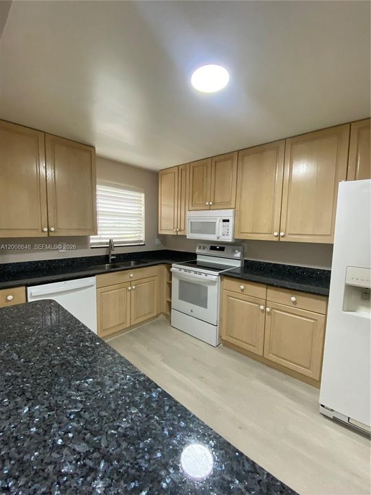 For Sale: $126,000 (2 beds, 2 baths, 960 Square Feet)