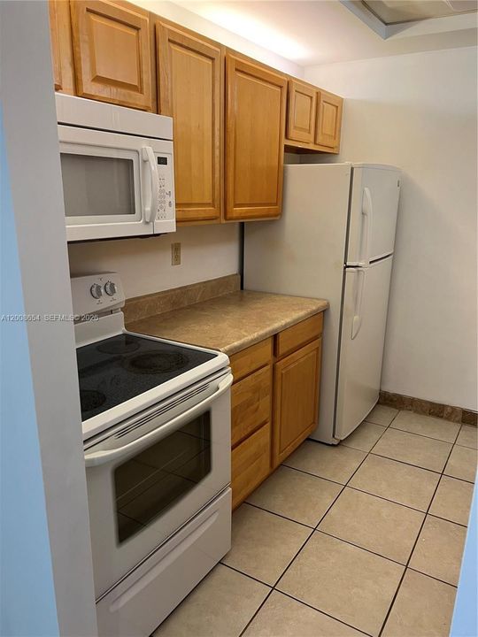For Sale: $109,900 (1 beds, 1 baths, 680 Square Feet)