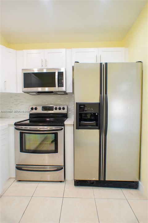 En Venta: $270,000 (3 camas, 1 baños, 952 Pies cuadrados)