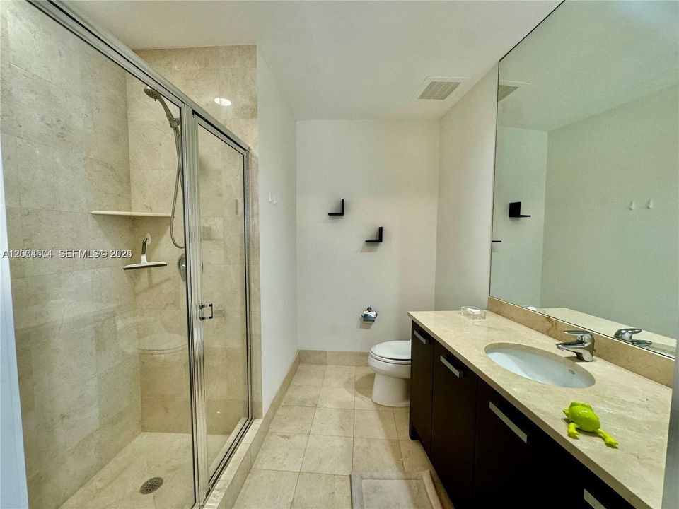 Recently Rented: $9,500 (3 beds, 3 baths, 2100 Square Feet)
