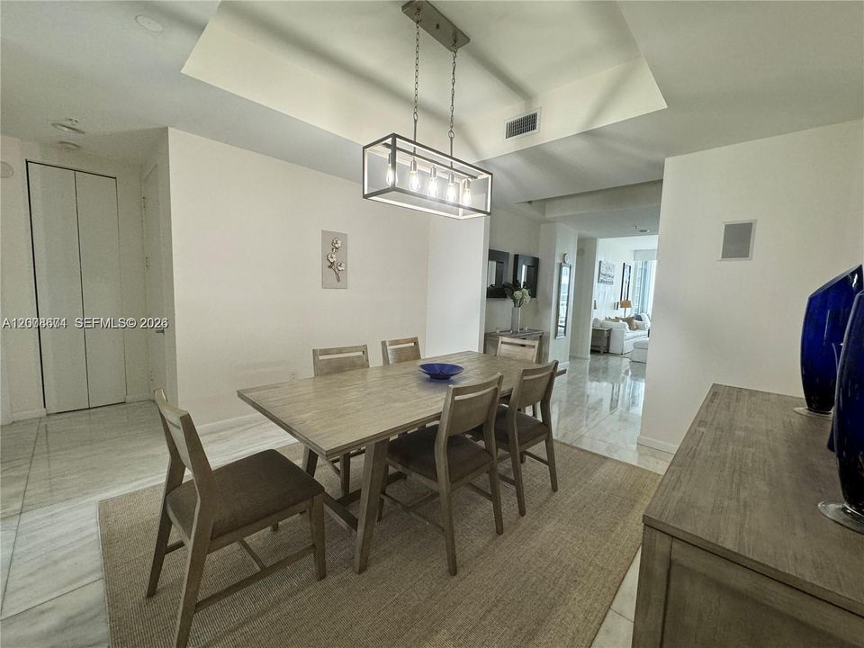 Recently Rented: $9,500 (3 beds, 3 baths, 2100 Square Feet)