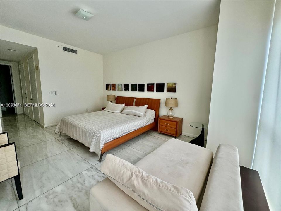 Recently Rented: $9,500 (3 beds, 3 baths, 2100 Square Feet)