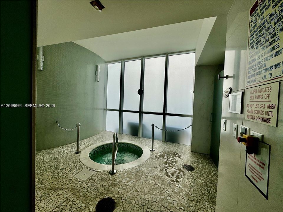 Recently Rented: $9,500 (3 beds, 3 baths, 2100 Square Feet)