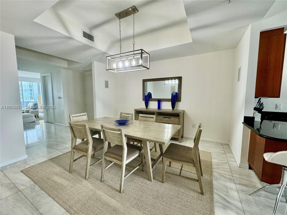 Recently Rented: $9,500 (3 beds, 3 baths, 2100 Square Feet)