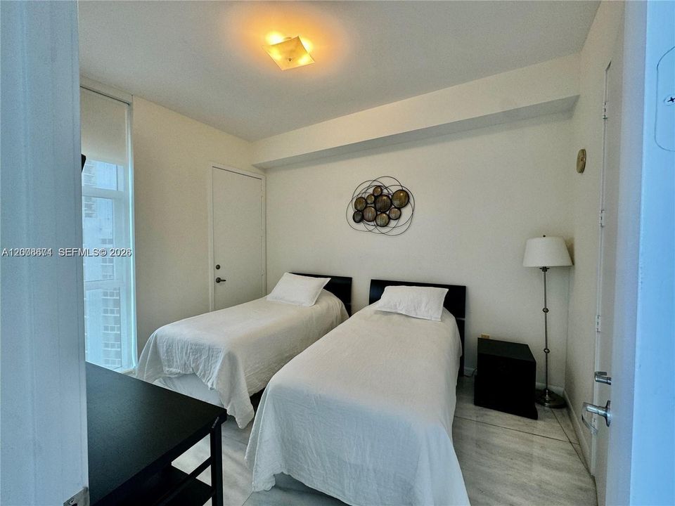 Recently Rented: $9,500 (3 beds, 3 baths, 2100 Square Feet)