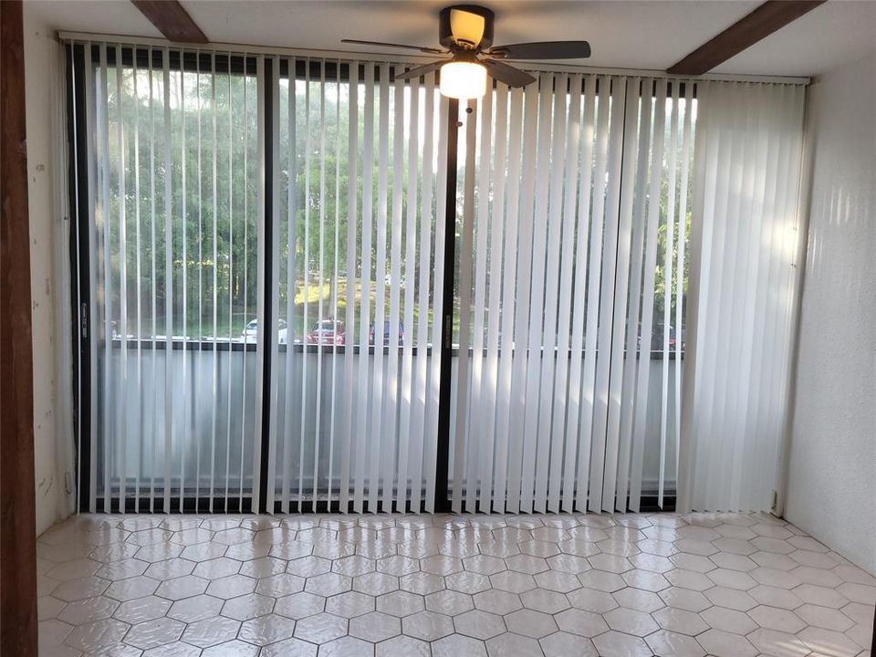 Enclosed Den 3720
