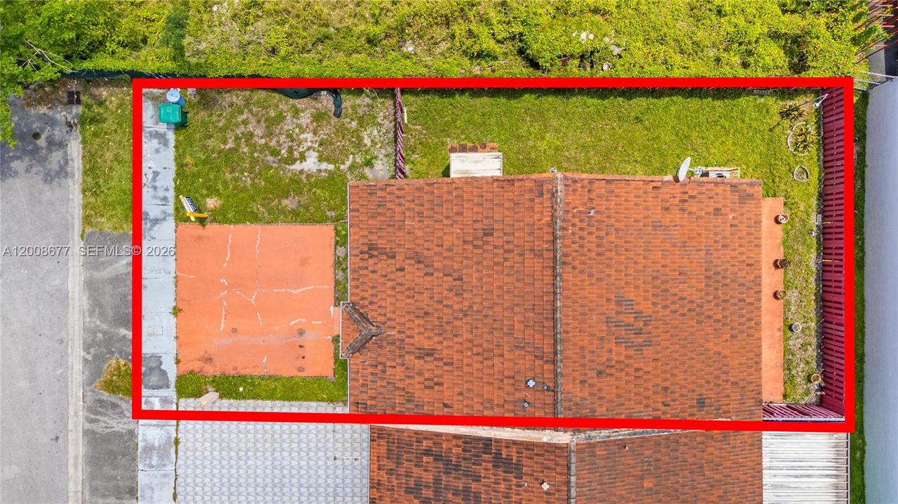 Под контрактом: $499,999 (3 спален, 2 ванн, 1118 Квадратных фут)
