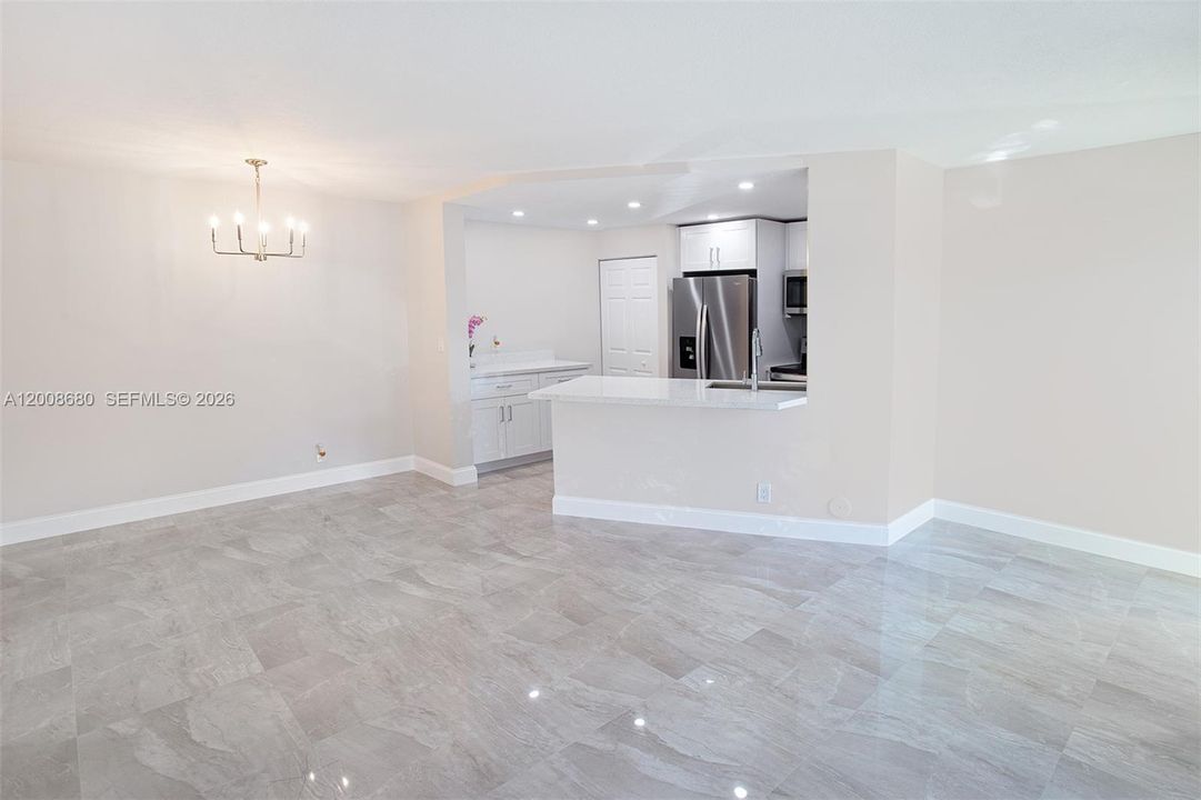 For Sale: $212,600 (2 beds, 2 baths, 850 Square Feet)