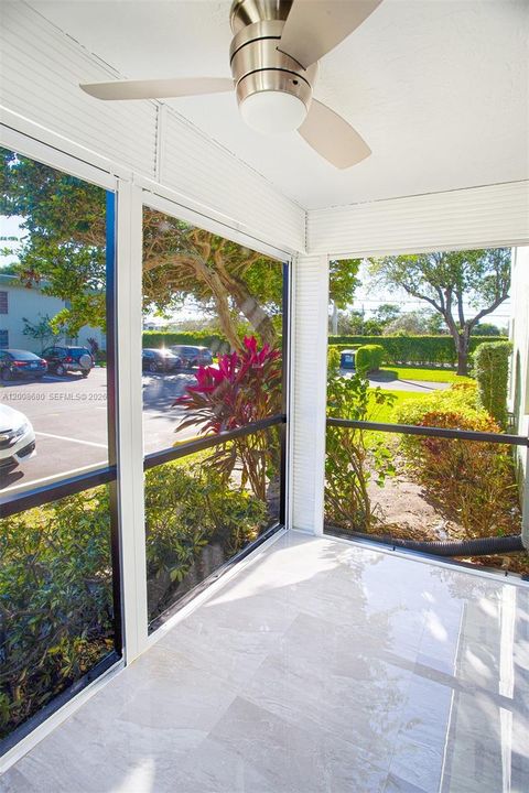 For Sale: $212,600 (2 beds, 2 baths, 850 Square Feet)