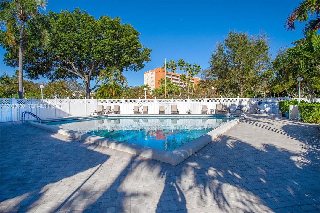 For Sale: $212,600 (2 beds, 2 baths, 850 Square Feet)