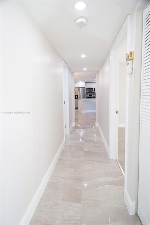 For Sale: $212,600 (2 beds, 2 baths, 850 Square Feet)