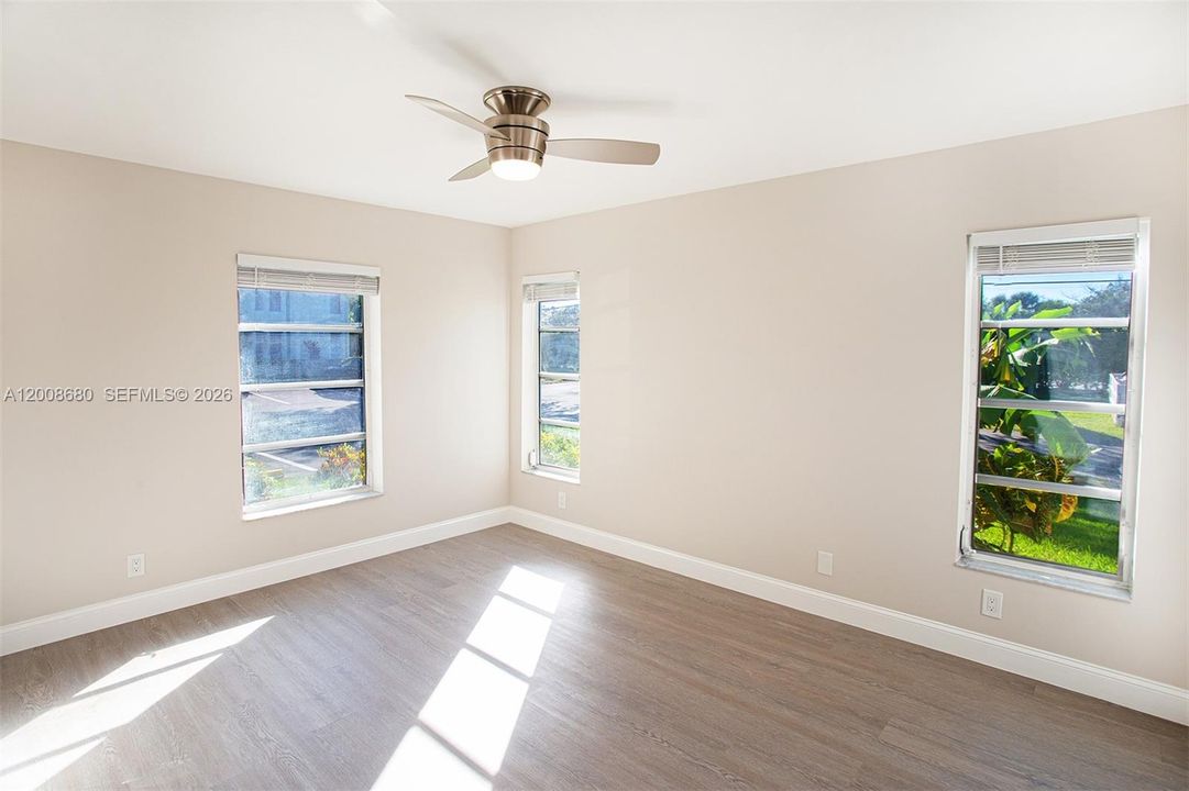For Sale: $212,600 (2 beds, 2 baths, 850 Square Feet)