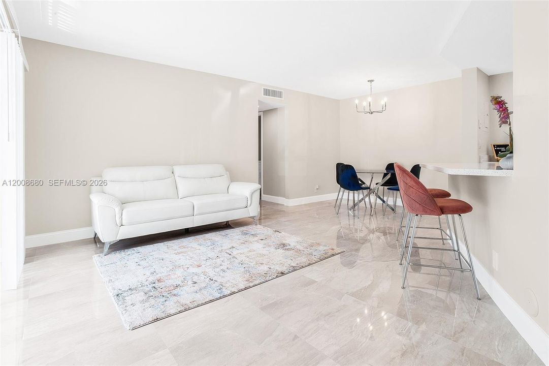 For Sale: $212,600 (2 beds, 2 baths, 850 Square Feet)