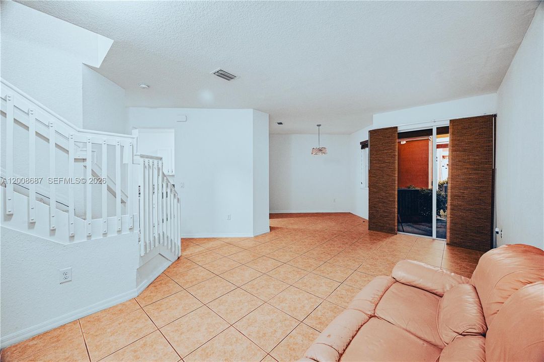 На продажу: $449,900 (3 спален, 2 ванн, 1730 Квадратных фут)