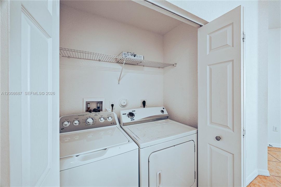 На продажу: $449,900 (3 спален, 2 ванн, 1730 Квадратных фут)
