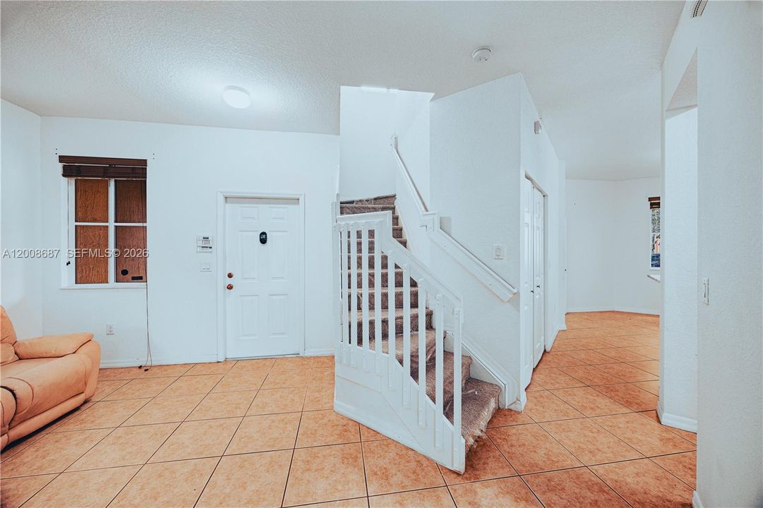На продажу: $449,900 (3 спален, 2 ванн, 1730 Квадратных фут)
