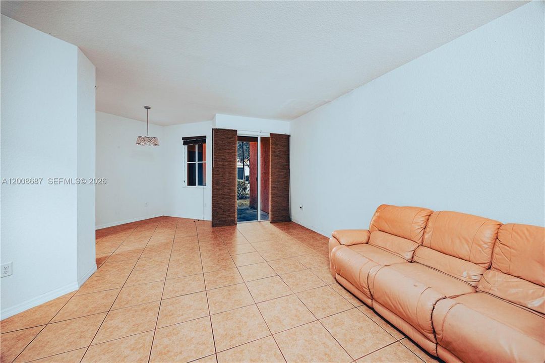 На продажу: $449,900 (3 спален, 2 ванн, 1730 Квадратных фут)