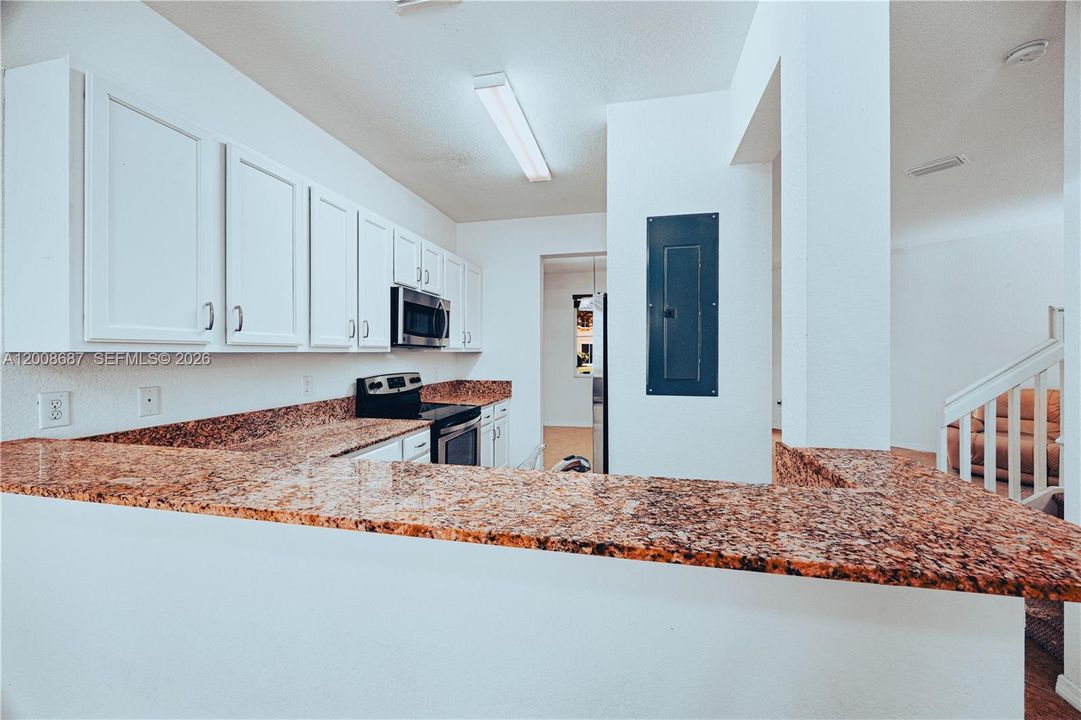 На продажу: $449,900 (3 спален, 2 ванн, 1730 Квадратных фут)