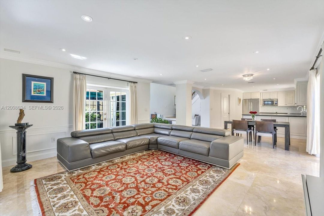 Activo con contrato: $850,000 (4 camas, 2 baños, 1934 Pies cuadrados)