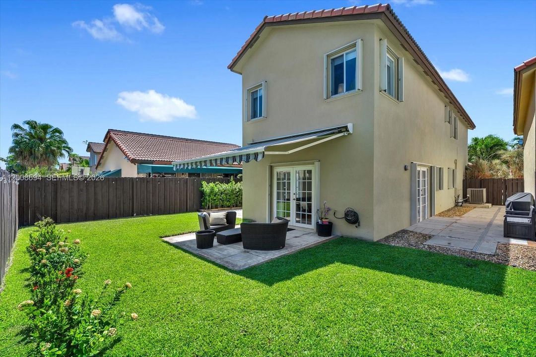 Activo con contrato: $850,000 (4 camas, 2 baños, 1934 Pies cuadrados)