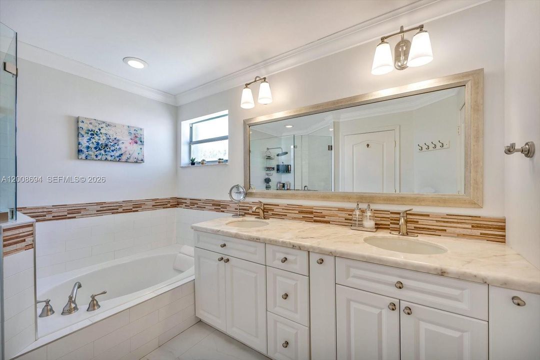 Activo con contrato: $850,000 (4 camas, 2 baños, 1934 Pies cuadrados)